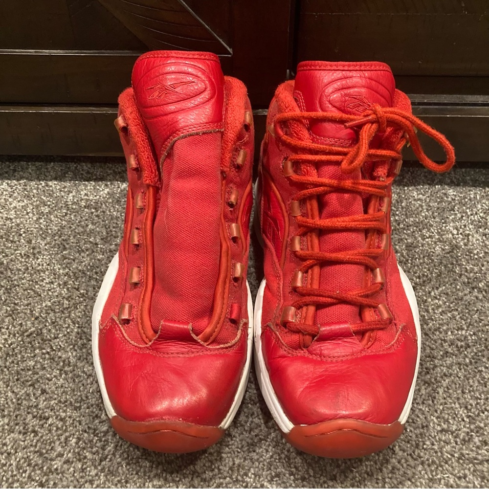REEBOK QUESTION v47665; Red - Men Size 11; No insoles; lace missing for one shoe